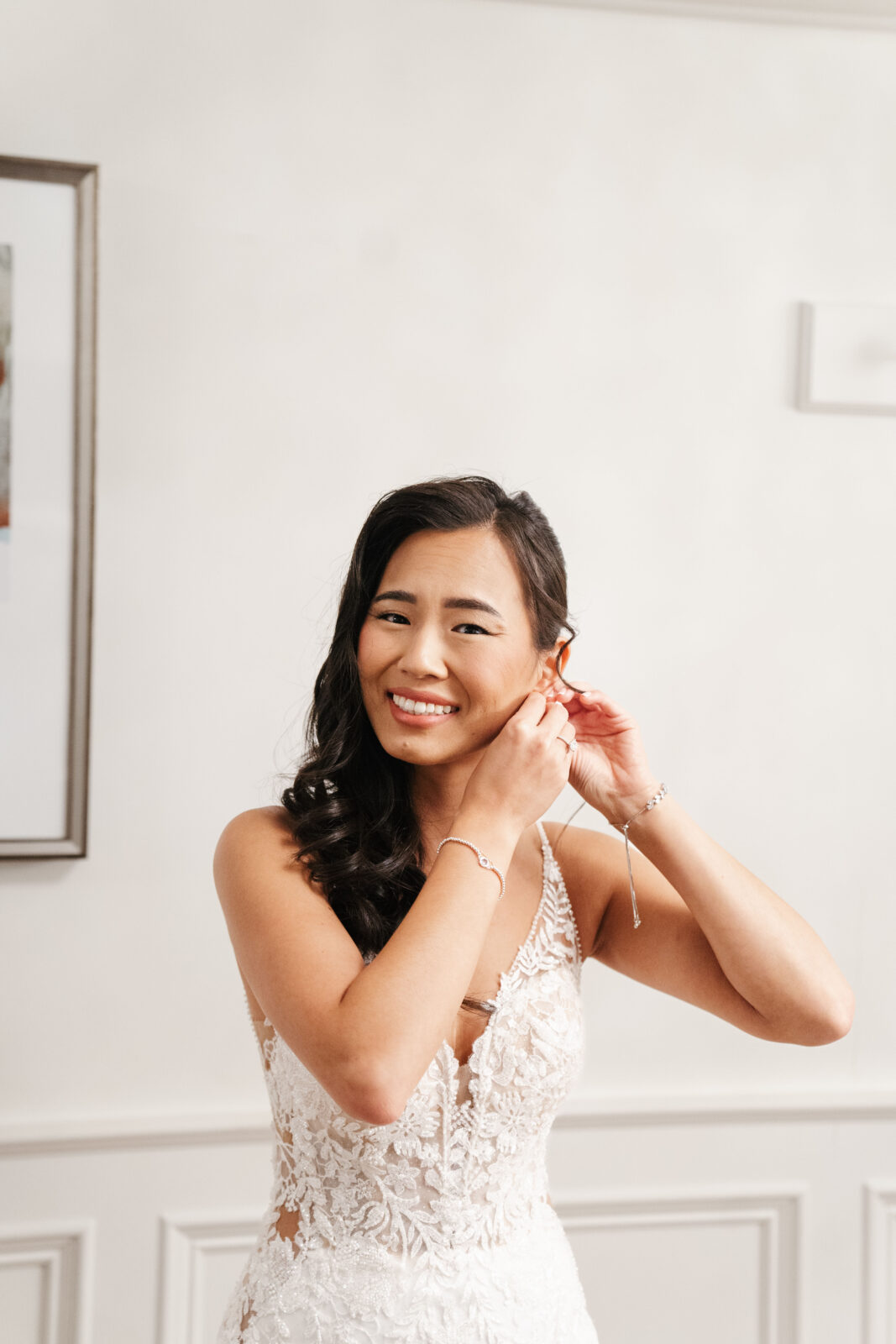 Grand View in Mendon Wedding, bride getting ready in bridal suite 