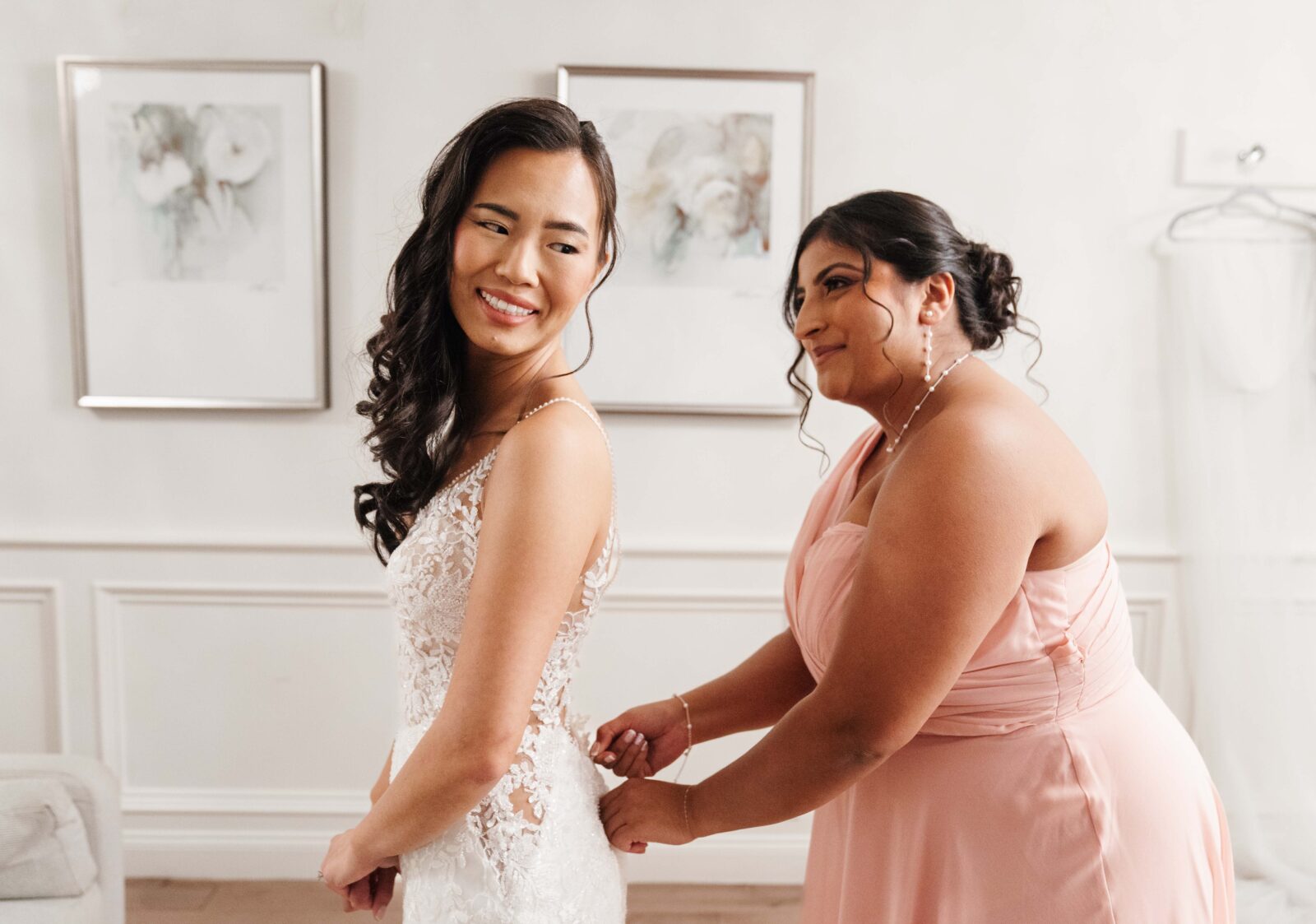 Grand View in Mendon Wedding, bride getting ready in bridal suite 