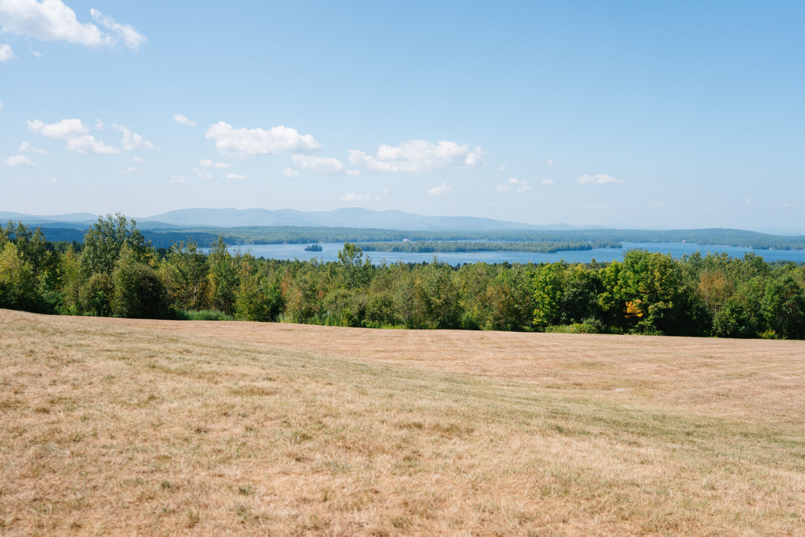 Mountain and lake scenery at Lakeview Inn wedding
