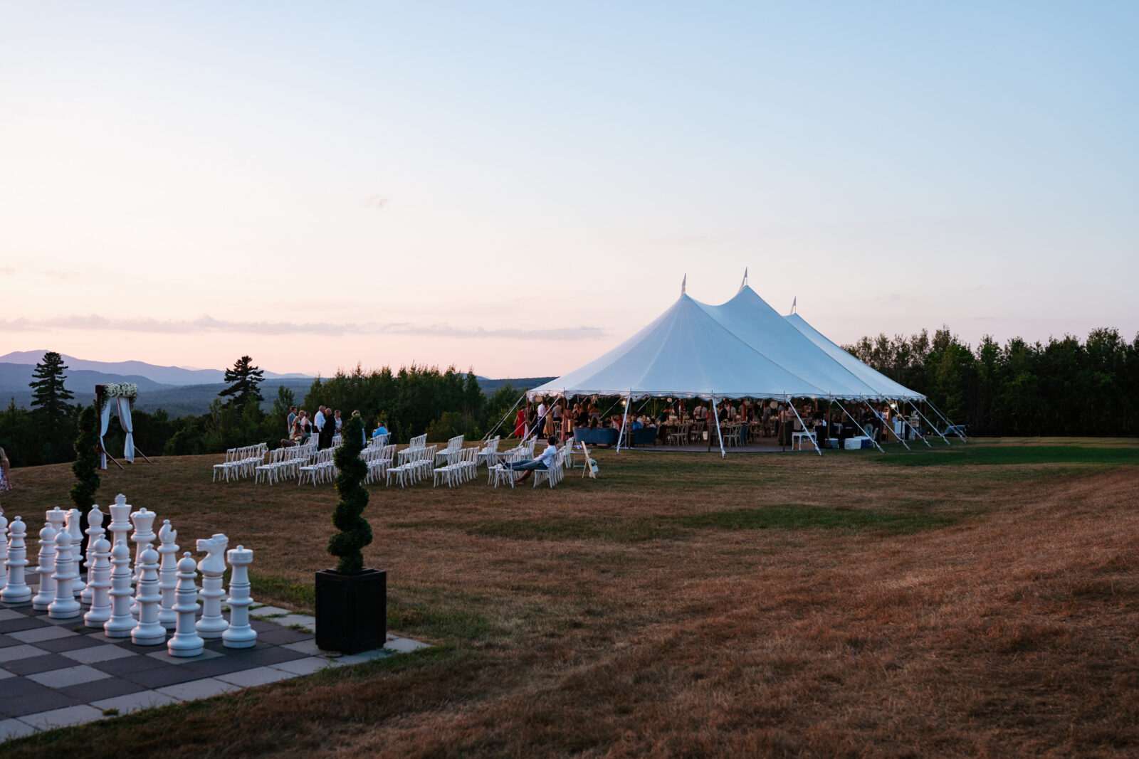 Lake and mountain scenery surrounding Lakeview Inn