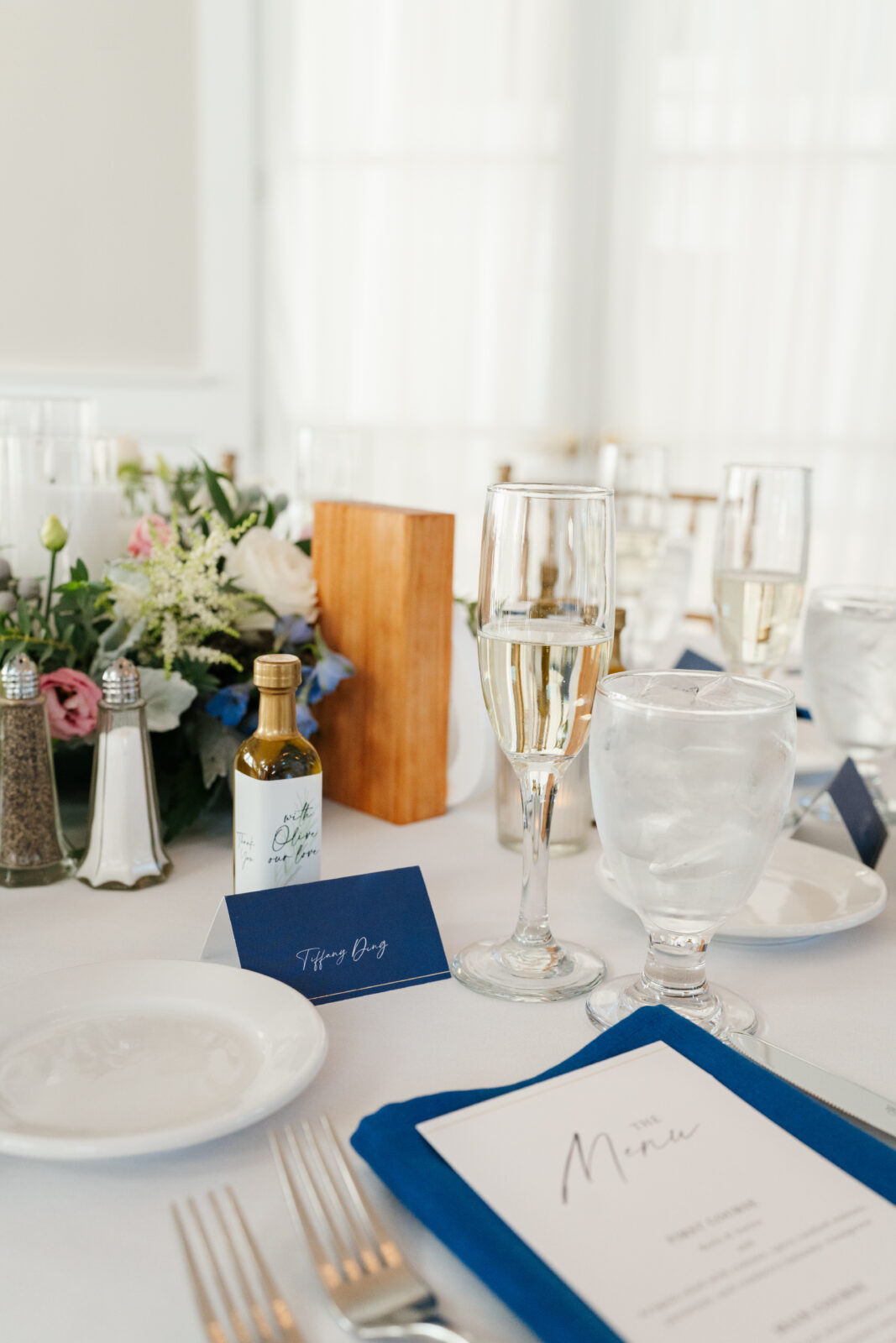 Spacious reception setup inside Waverly Oaks Country Club ballroom