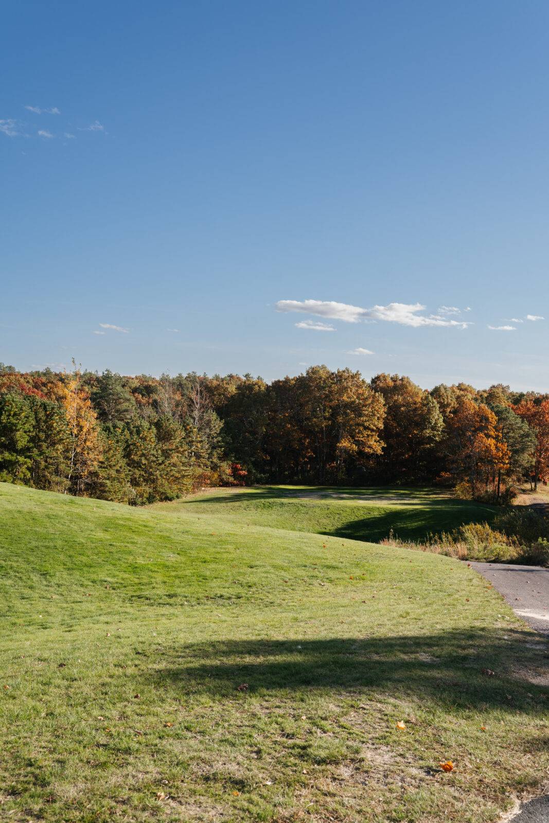 Outdoor wedding ceremony space at Waverly Oaks in Plymouth MA overlooking the golf course
