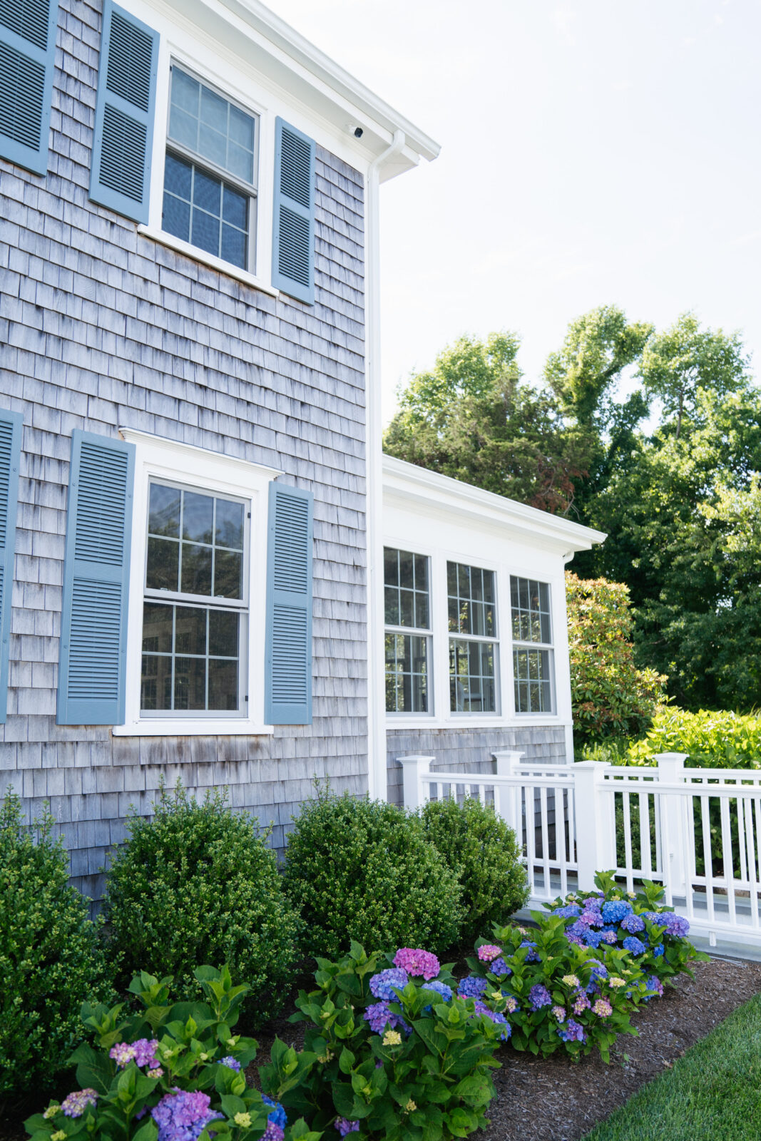 Exterior of The Dennis Inn wedding venue in Dennis MA